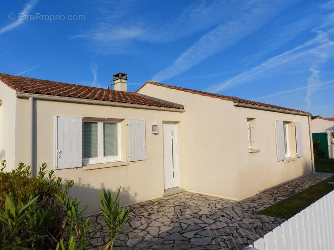 Maison à LA BREE-LES-BAINS