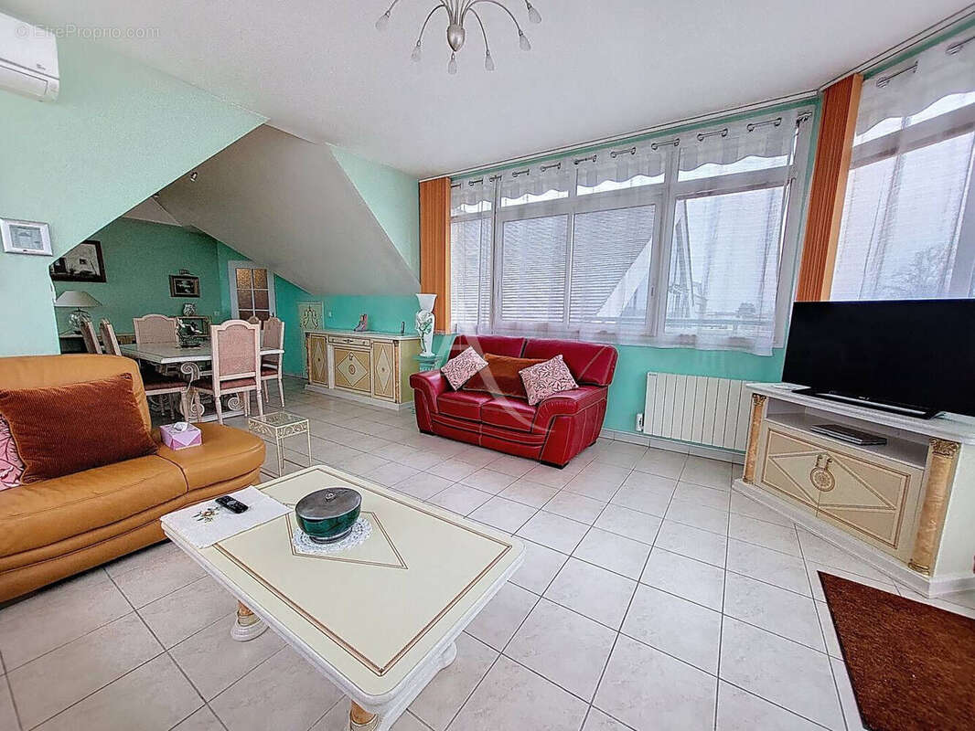 Appartement à OZOIR-LA-FERRIERE