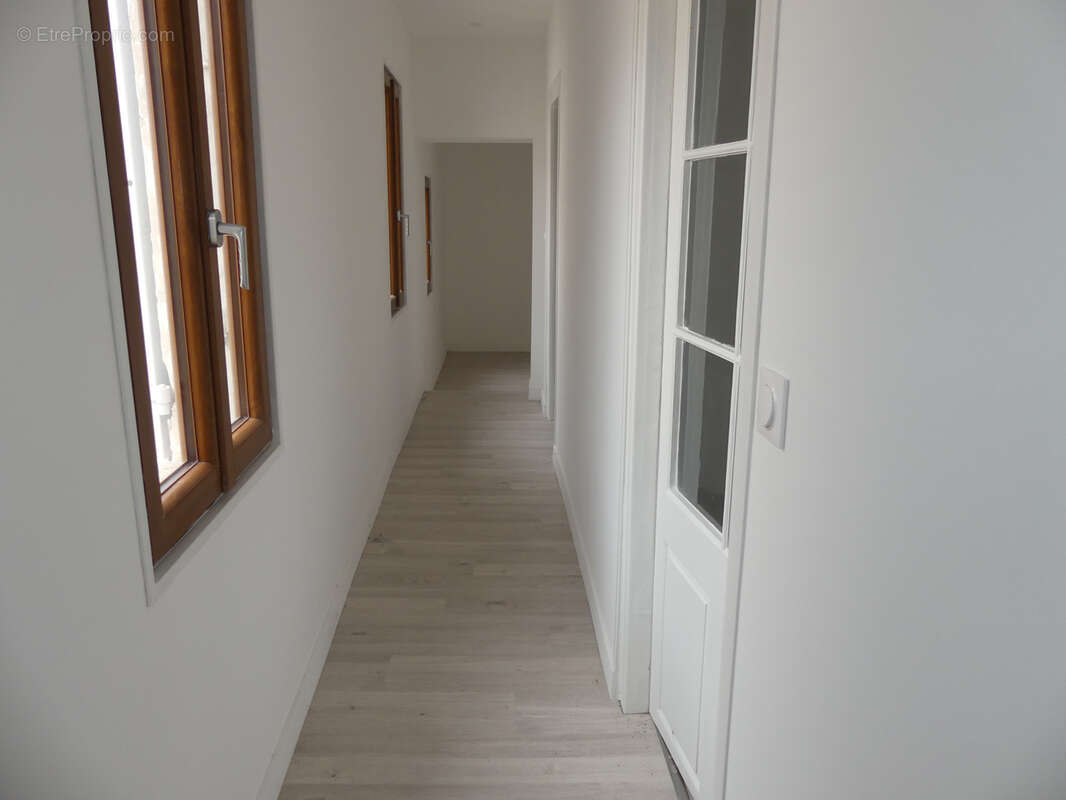 Appartement à FONTVIEILLE