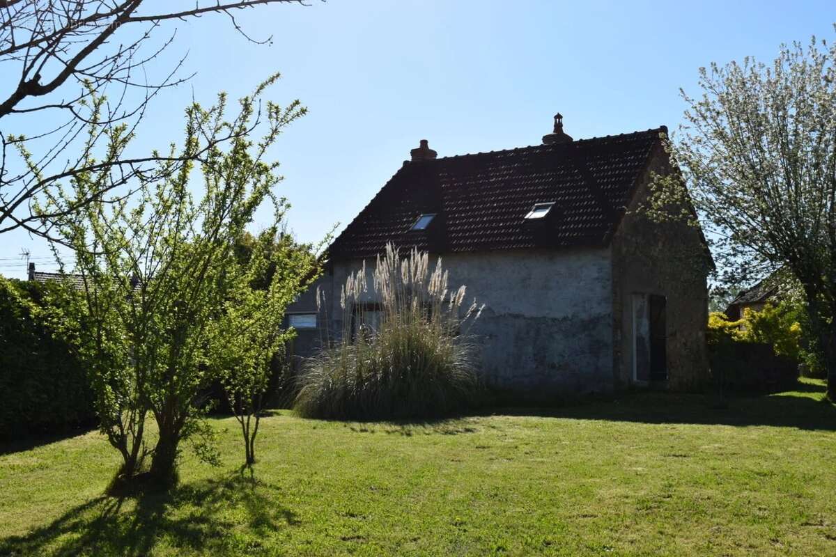 Maison à CHARRIN