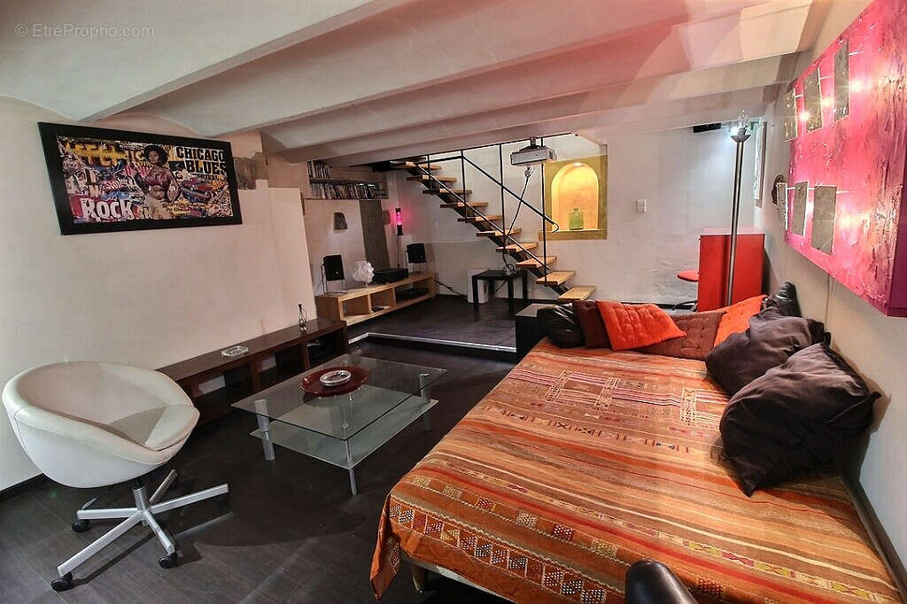 Appartement à MARSEILLE-6E