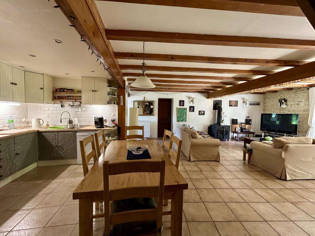 Superbe Longère en Pierre de 413 m2   6 Chambres - photo 6
