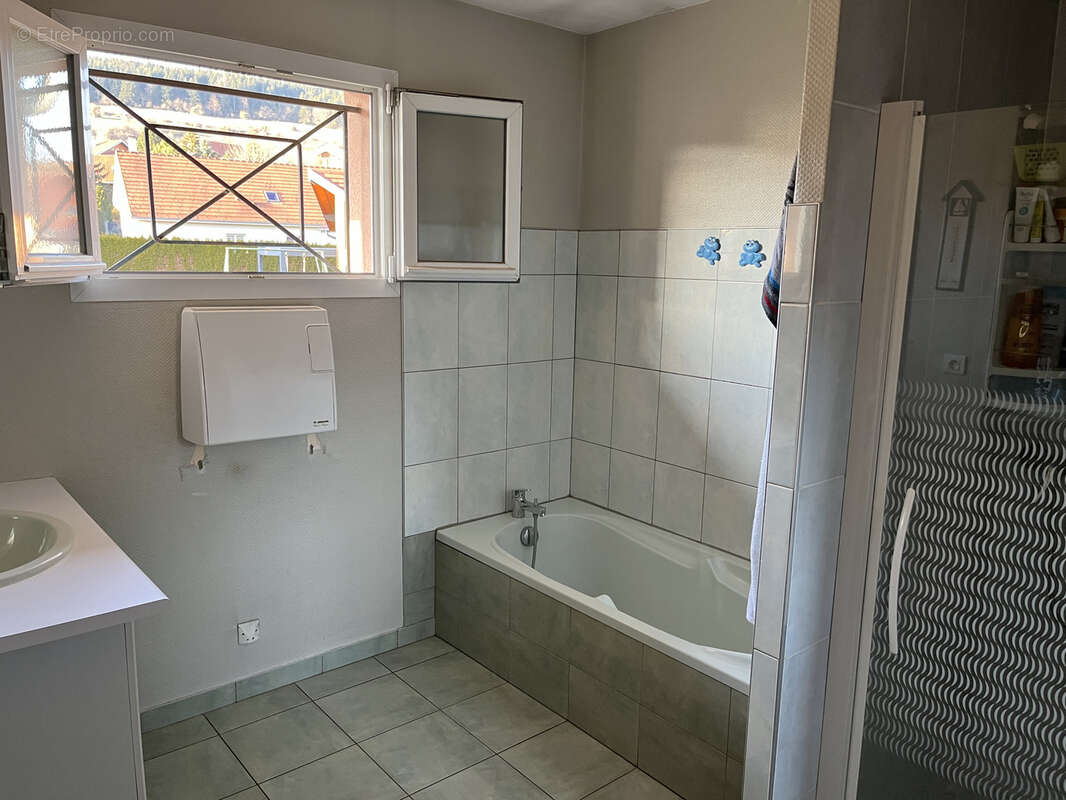 Maison de 101m2 sur près de 10 ares de terrain à Orchamps-Vennes - photo 15