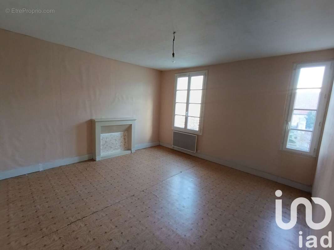 Maison 57 m² à Lucay-Le-Male  - photo 6