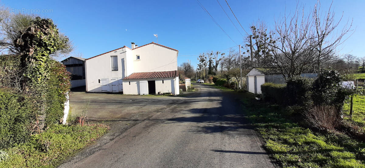 Maison à LA MEILLERAIE-TILLAY