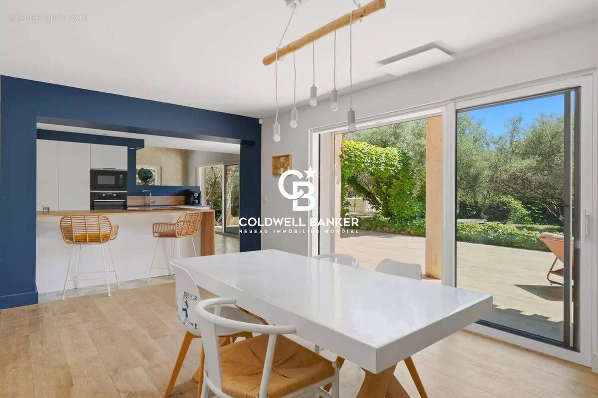 Appartement à SAINT-MATHIEU-DE-TREVIERS