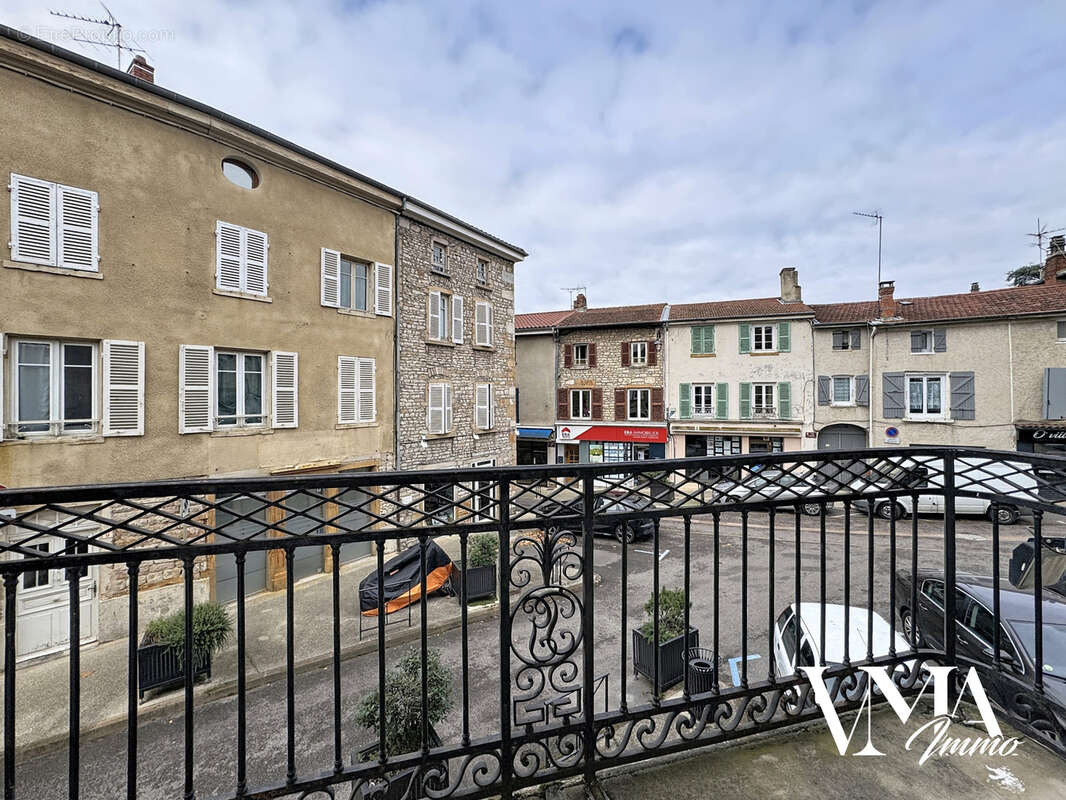 Appartement à CHAZAY-D&#039;AZERGUES