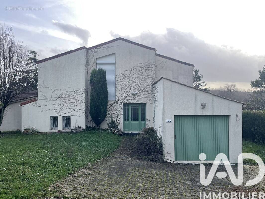 Photo 1 - Maison à COGNAC