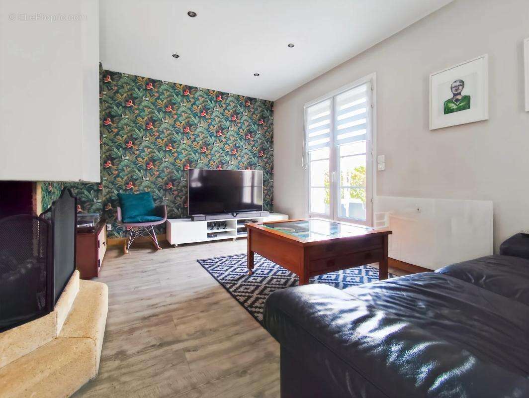 Maison à VERNEUIL-SUR-SEINE