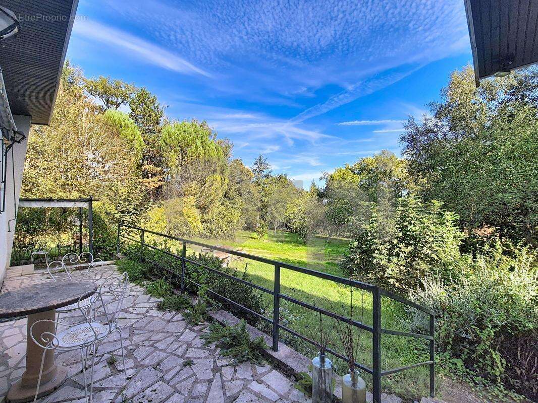 Maison à TERRASSON-LAVILLEDIEU