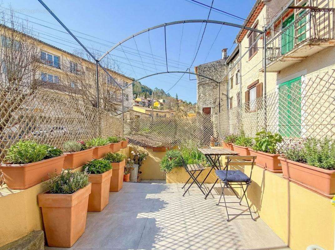 Maison à L'ESCARENE