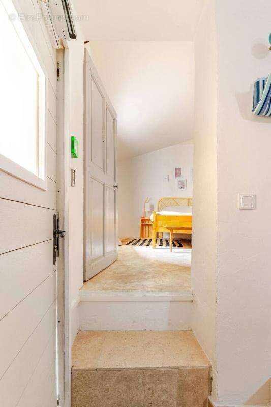 Maison de village en pierres divisée en 2 appartements prêts à louer ! - photo 10
