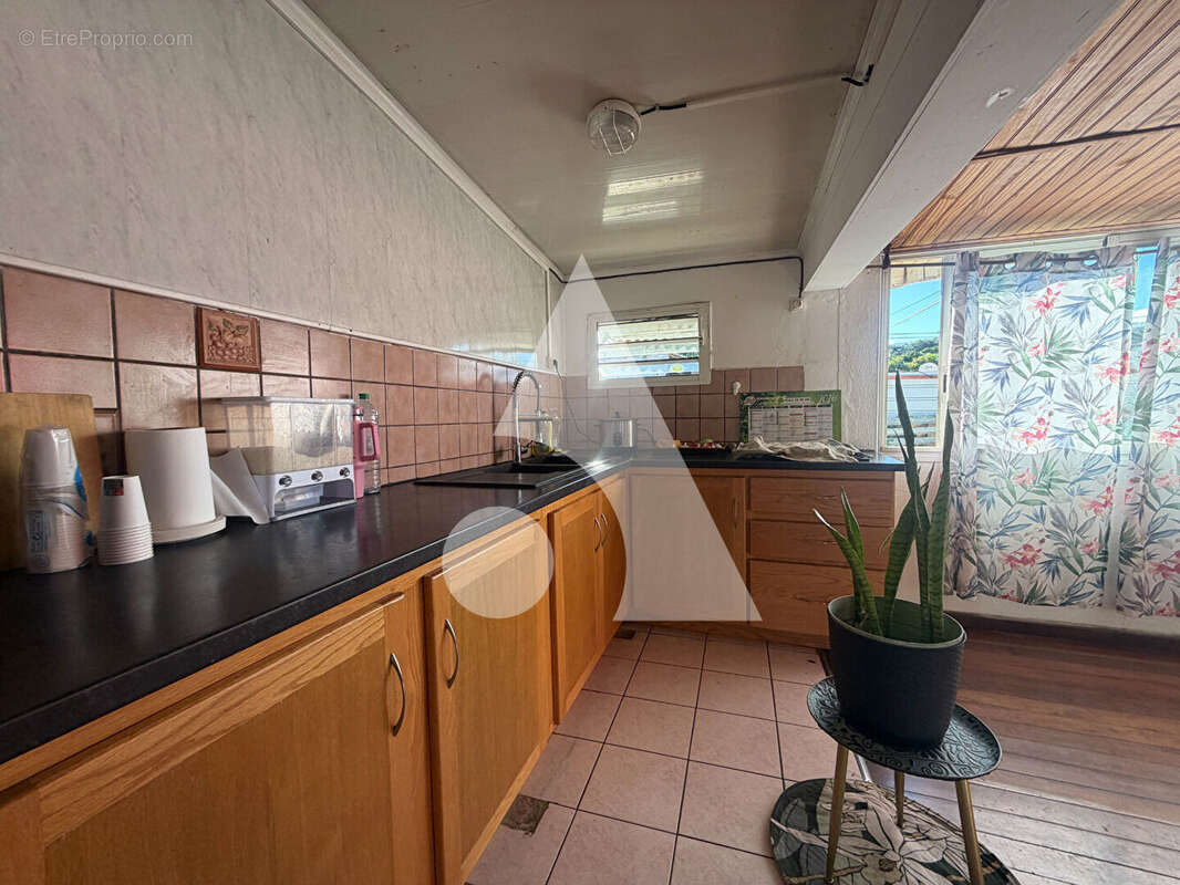 En exclusivité ! Maison F6 fort potentiel sur plus de 660m² à la Ravine des Cabris - photo 4