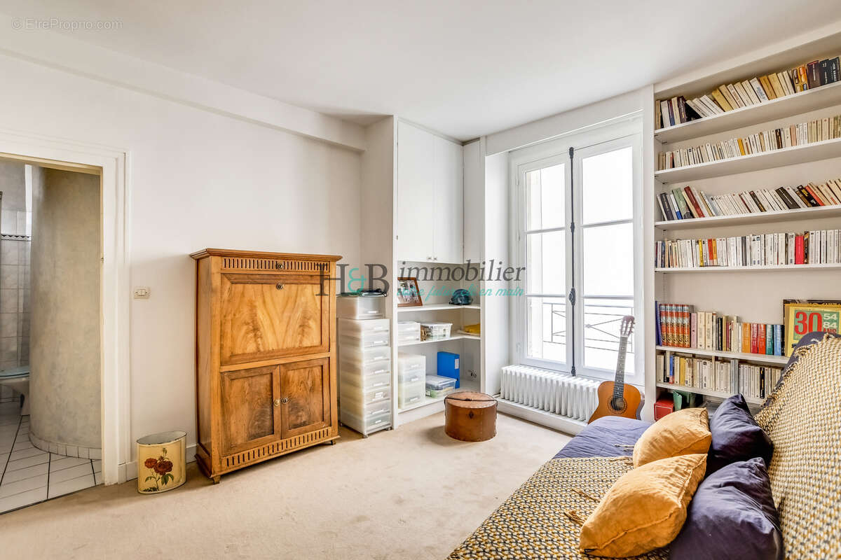 Appartement à PARIS-7E