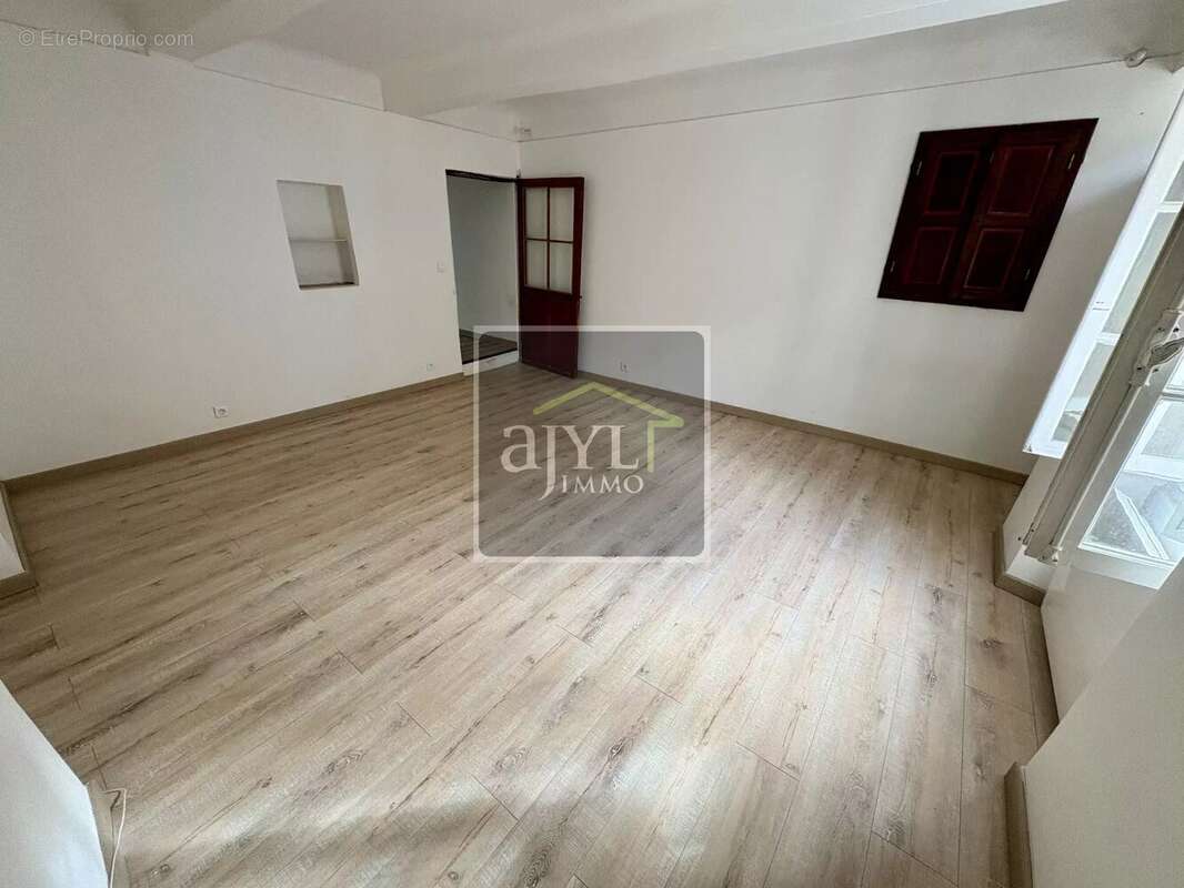 Appartement à CHARLEVAL