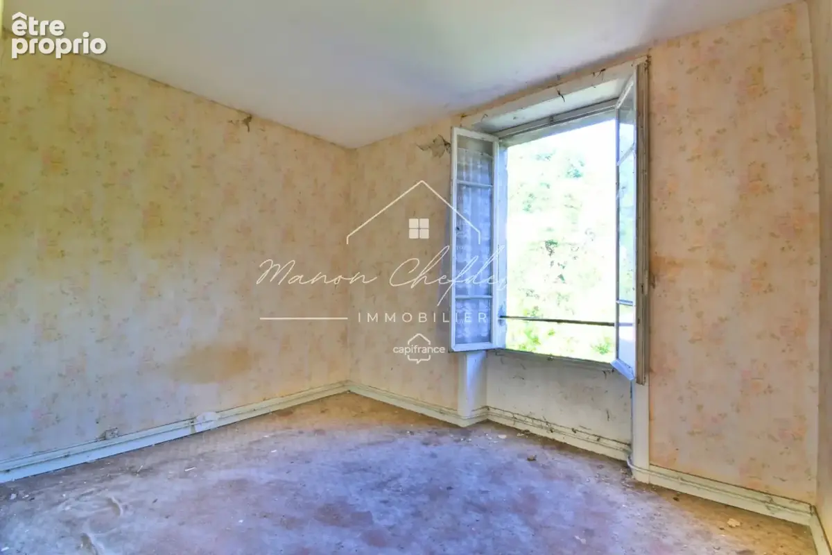 Appartement T3 56,25m² - À RENOVER – Lanobre (15) - photo 4
