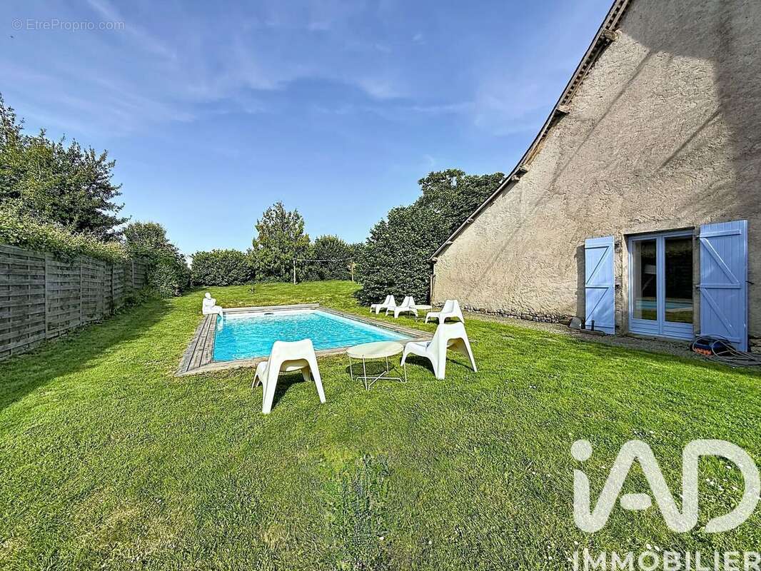 Photo 2 - Maison à LA CHAPELLE-DES-FOUGERETZ