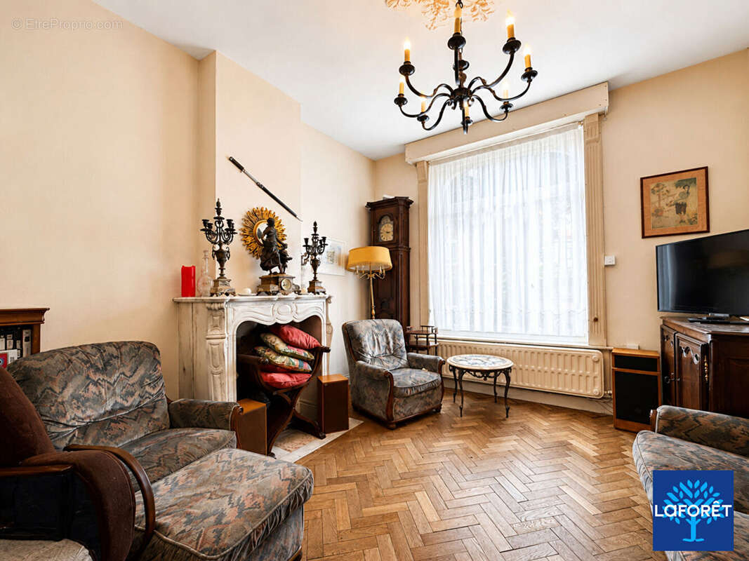 Maison de charme avec beaux volumes, Secteur Vauban 140m2 - photo 2
