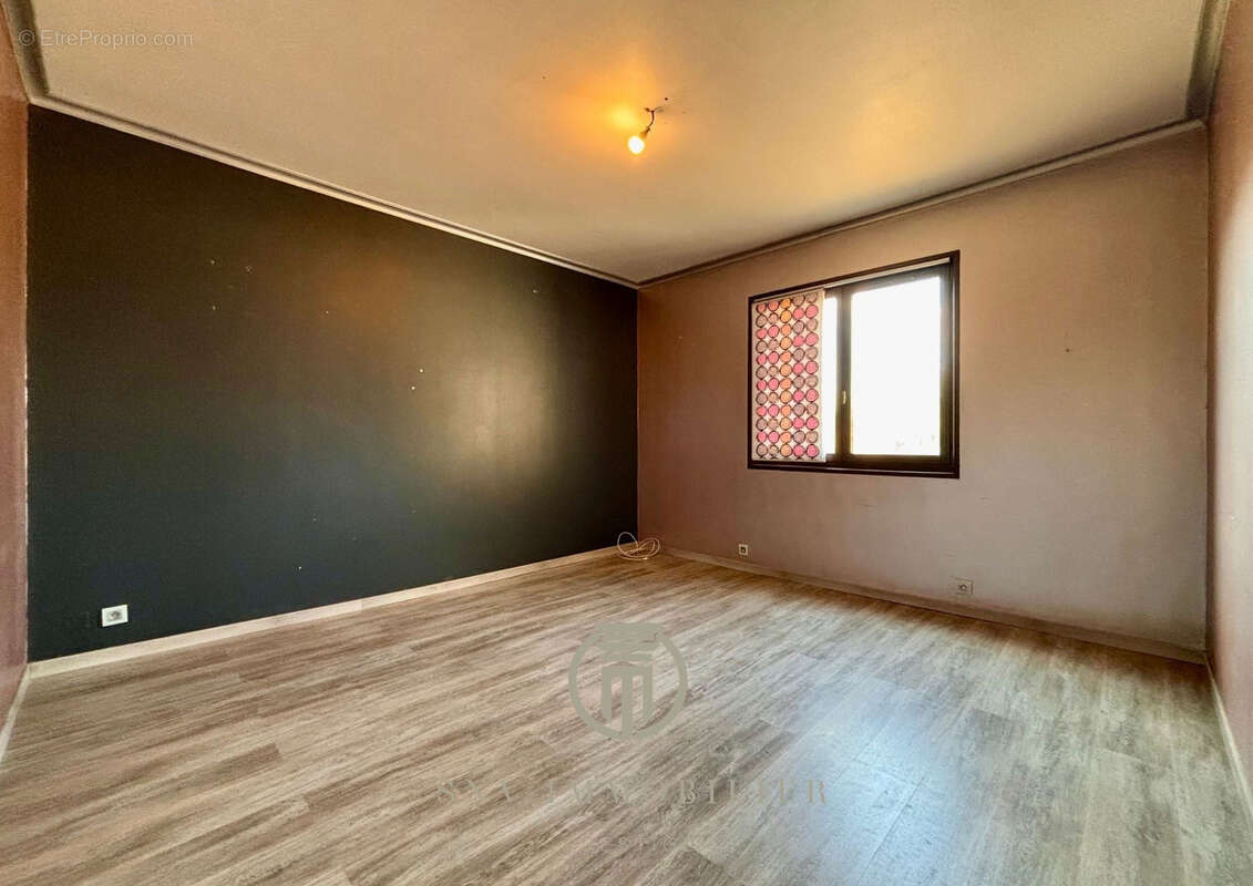 Grande propriété familiale de 357 m2 avec sous-sol de 300 m2 et potentiel de division, à 15 min de Paray-le-Mo - photo 22