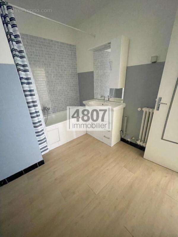 Appartement à VILLE-LA-GRAND