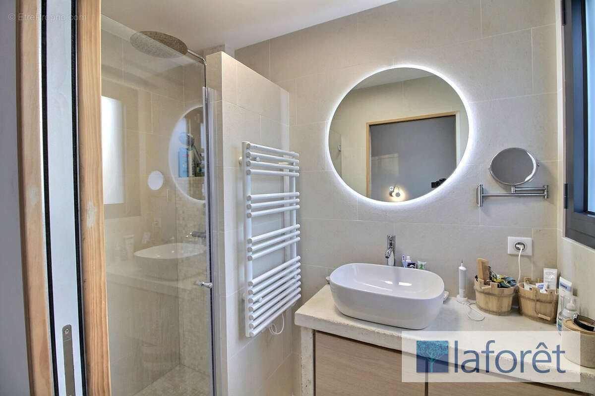 Maison à SAINTE-GENEVIEVE-DES-BOIS