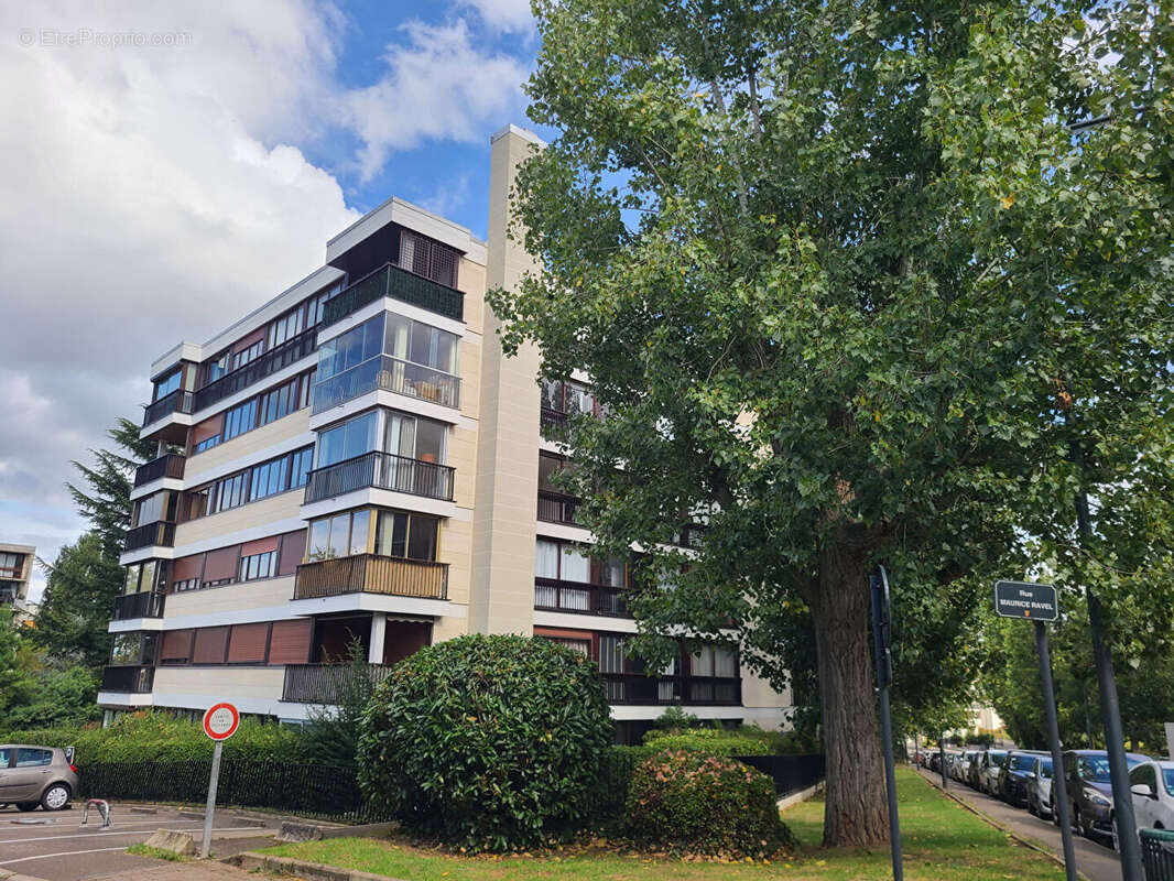 Appartement à FONTENAY-LE-FLEURY