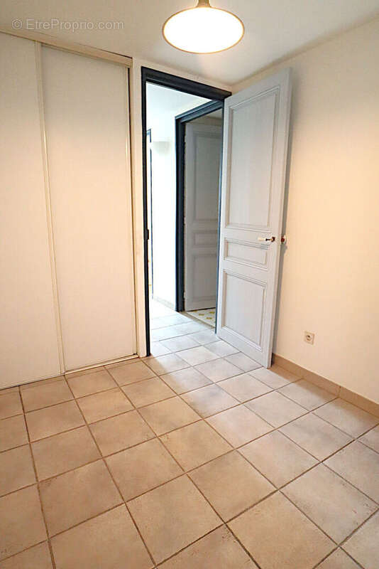 Appartement à ROQUEBRUNE-SUR-ARGENS