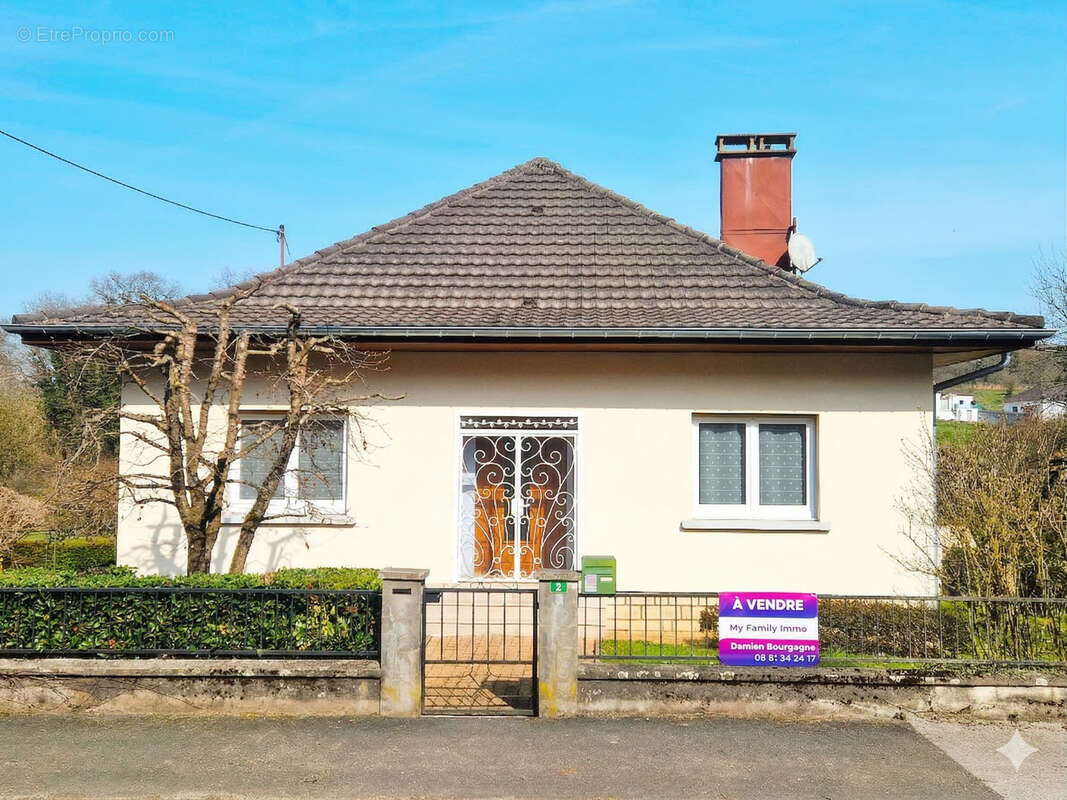 Maison à ISSANS