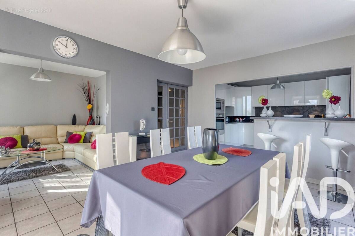 Photo 1 - Appartement à SAINT-MARTIN-D'HERES