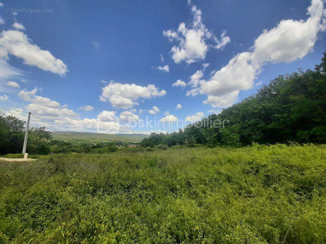 Terrain à CERESTE