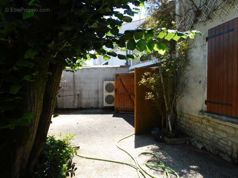 Maison à LE THOU