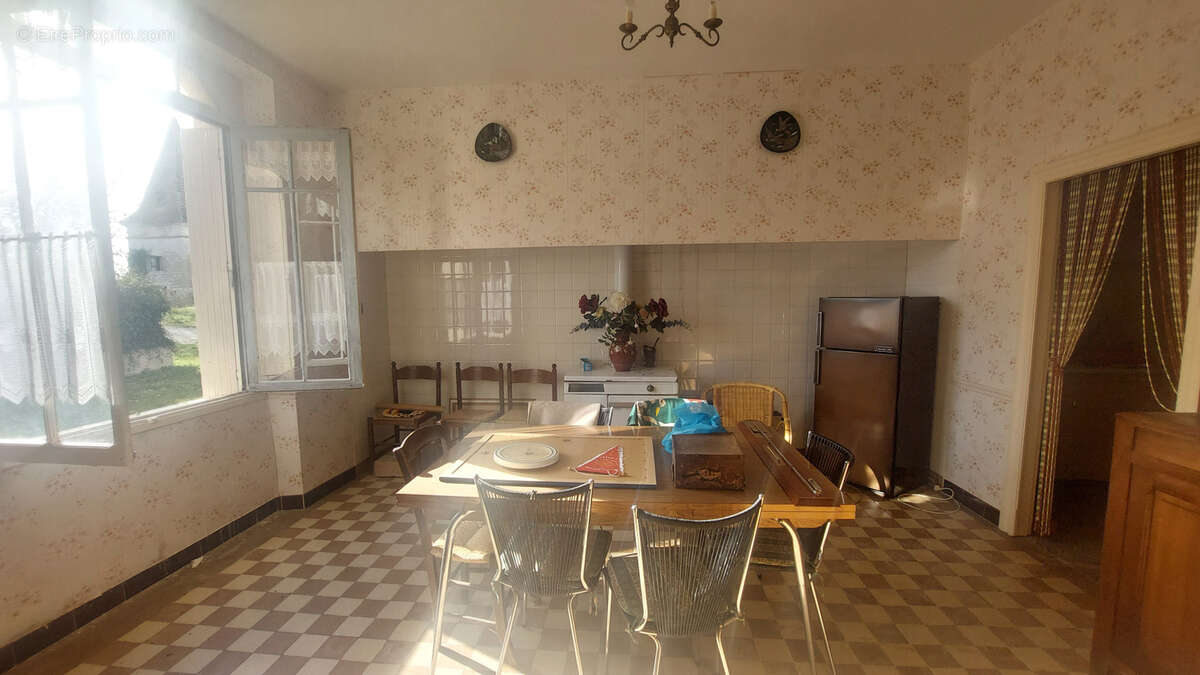 Maison à CAHUZAC-SUR-VERE