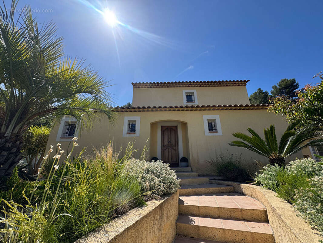 Maison Saint-cyr-sur-mer 153 m2 - photo 2