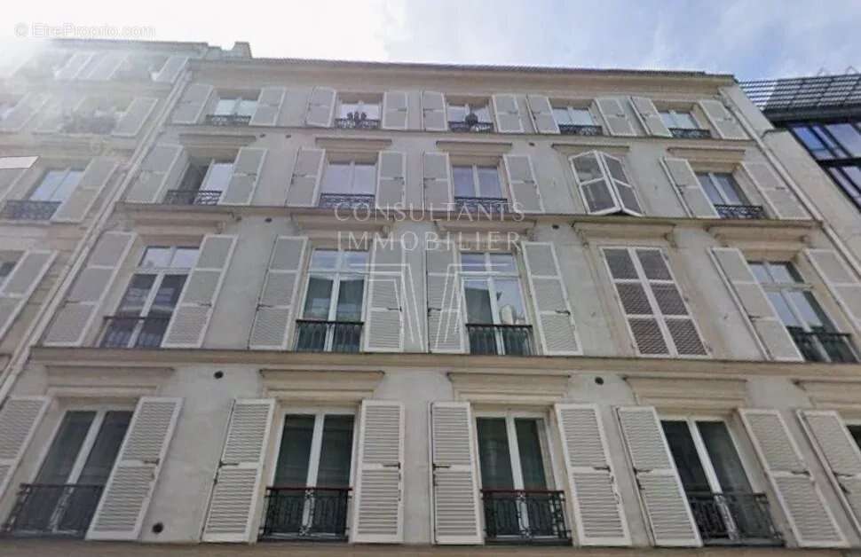 Appartement à PARIS-8E