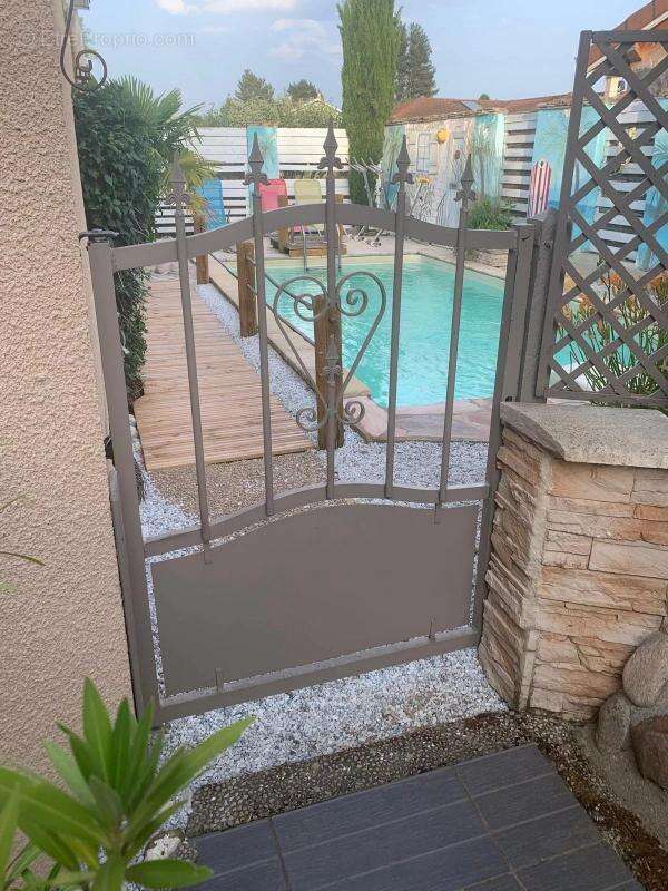 Maison à VEAUCHETTE