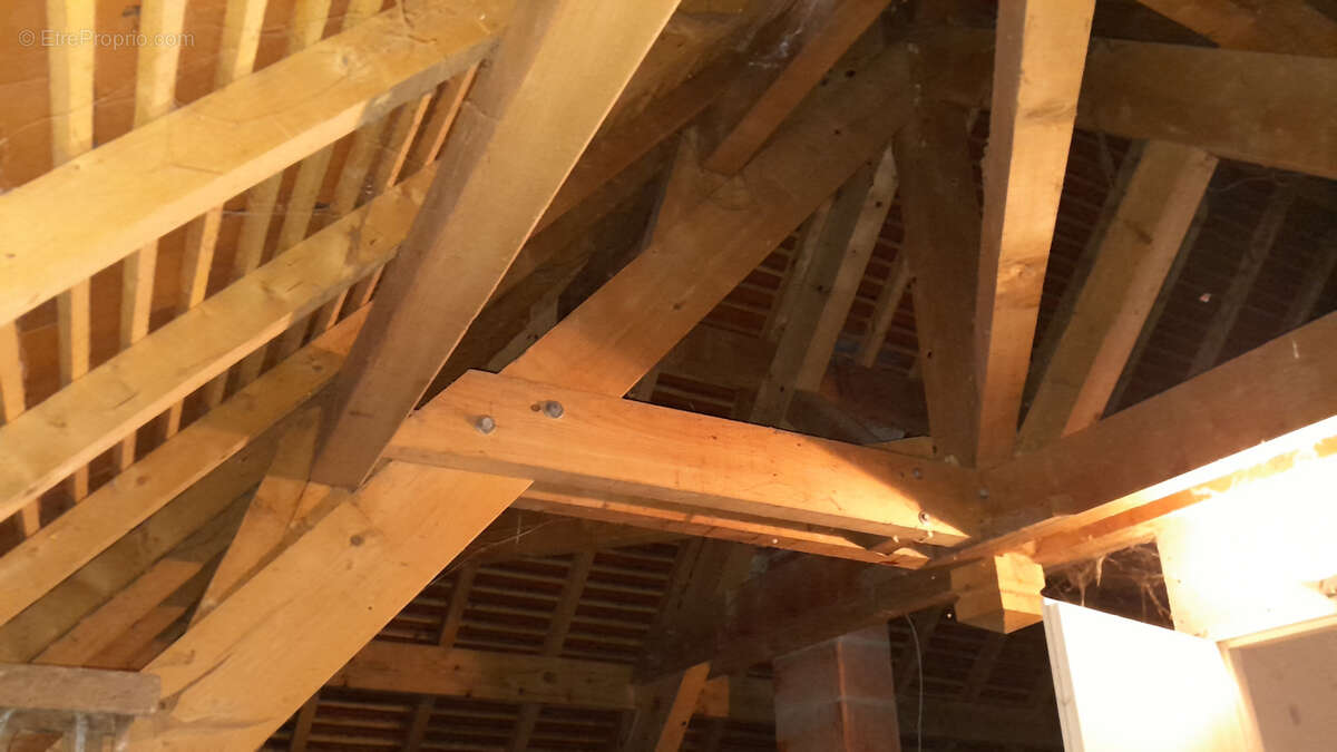 Maison à SAINT-DIDIER-DE-LA-TOUR