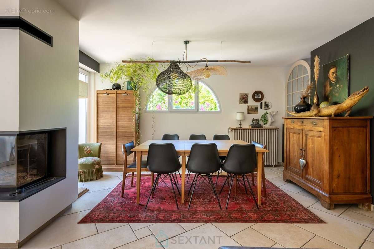 A coeur de Mennecy, voici une charmante maison de caractère (1860), entièrement rénovée. - photo 11
