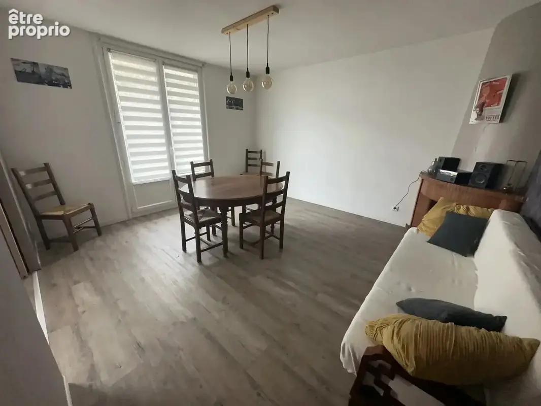 Appartement F3, 1 er étage sur 3, grand balcon, cave - photo 8