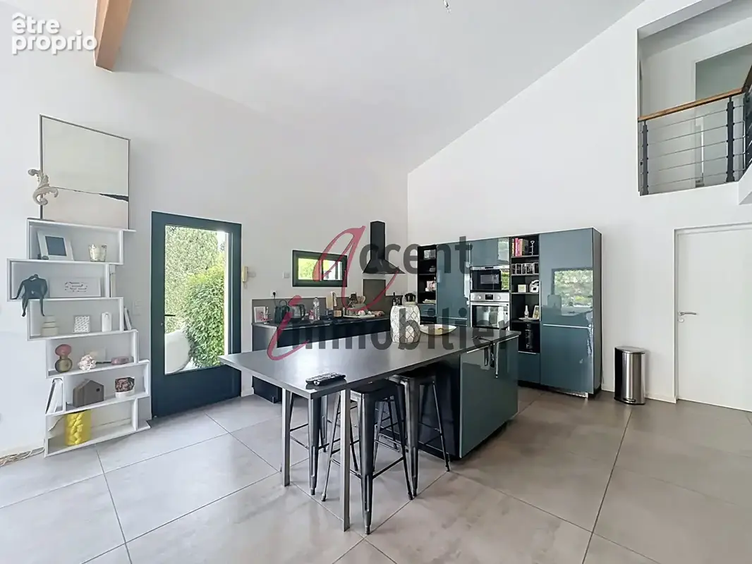 Mollégès, maison 135m² + 23m² de dépendance, piscine, garage,1200 m²  de terrain - photo 3