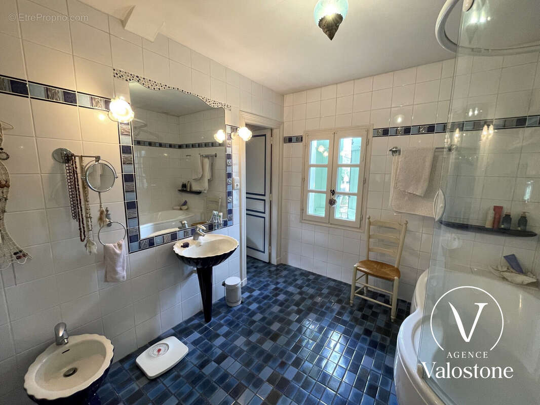 Maison 10 pièces 285 m² à vendre à Hagetmau (40700) - photo 2