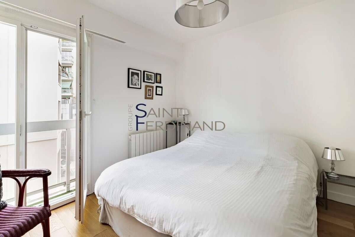 Appartement à PARIS-17E