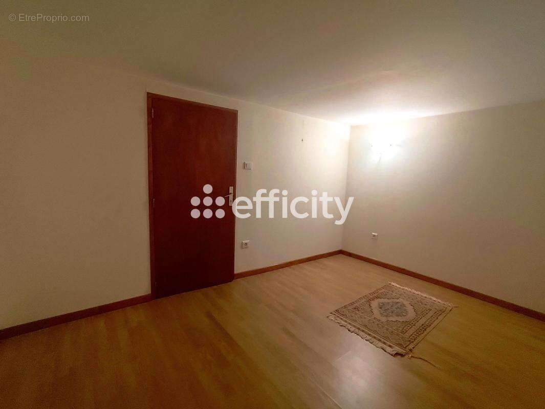 Maison 102 m² à Baignes-Sainte-Radegonde  - photo 11