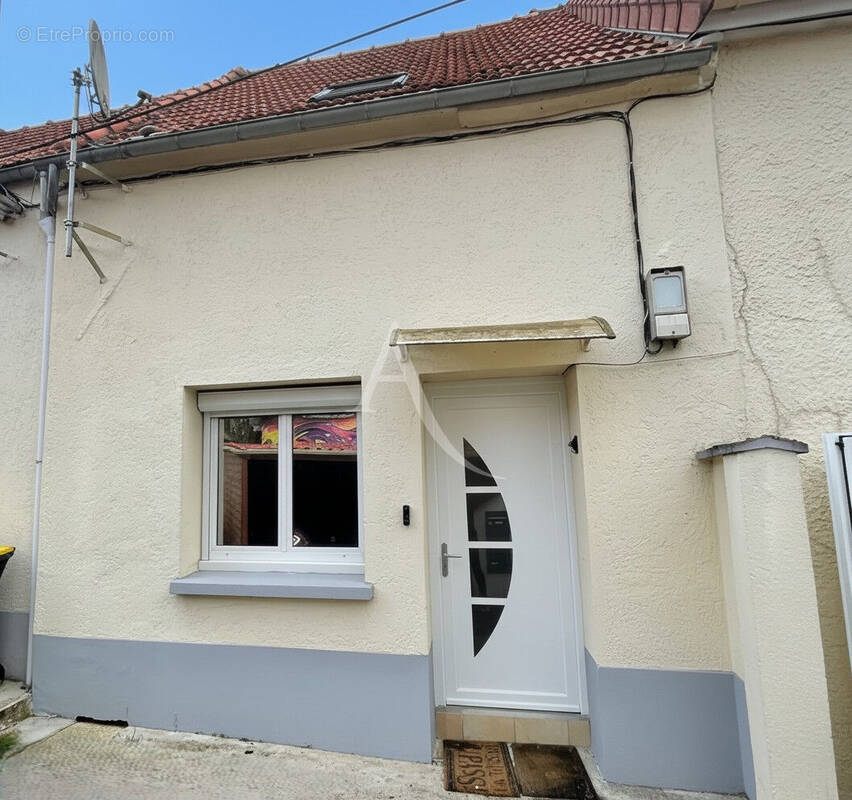 Maison à MAY-EN-MULTIEN