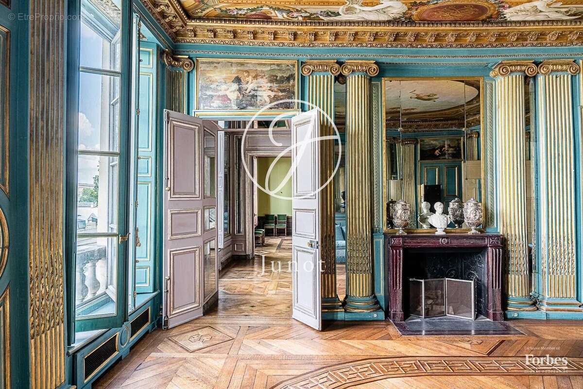 Appartement à PARIS-7E