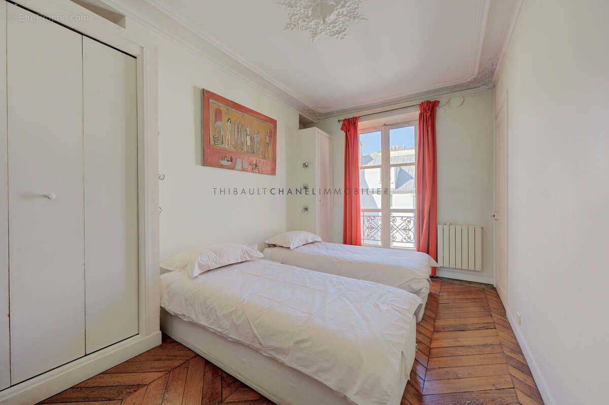 Appartement à PARIS-2E