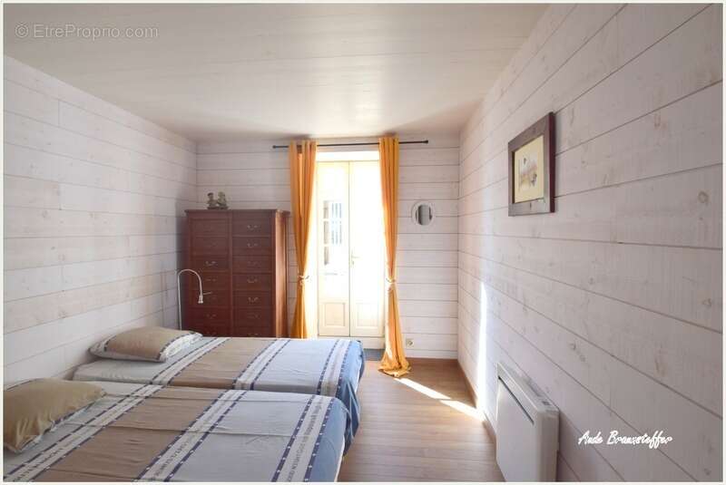 Maison à vendre 5 pièces SAINT CLEMENT DES BALEINES (17), 3 chambres, belle réception - photo 9