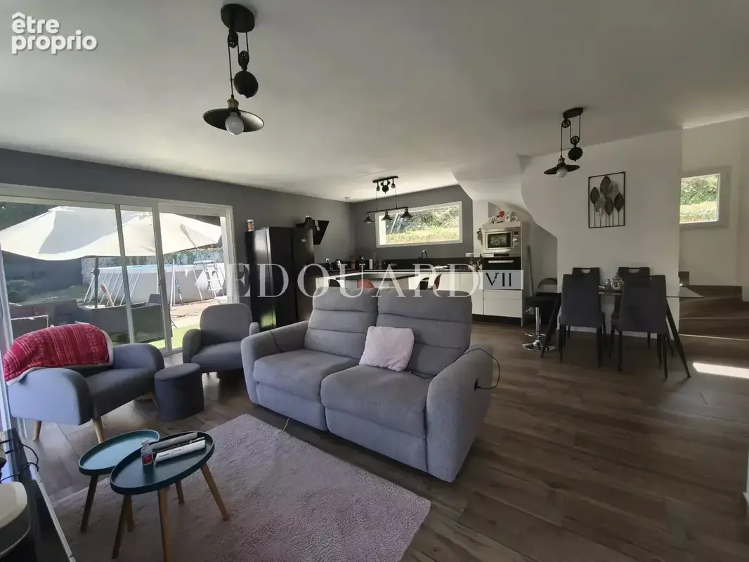 Maison individuelle récente à vendre, construite sur 1.200 m² de terrain plat, avec piscine hors sol et garage de 30m2 attenant  - photo 6