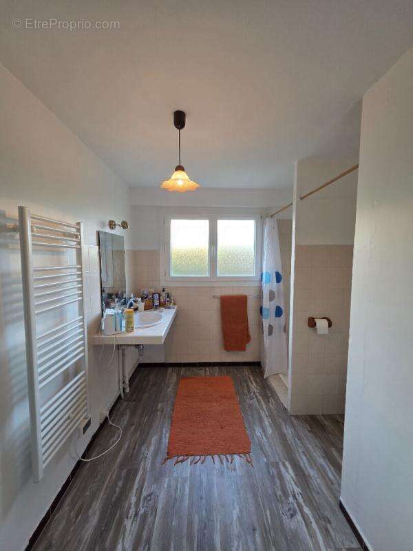 Maison à MONTELIMAR