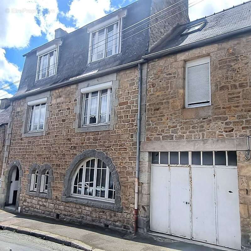 Maison de ville avec jardin et 7 chambres à Guingamp. AGREEMENT PMI pour famille d'accueil - photo 2