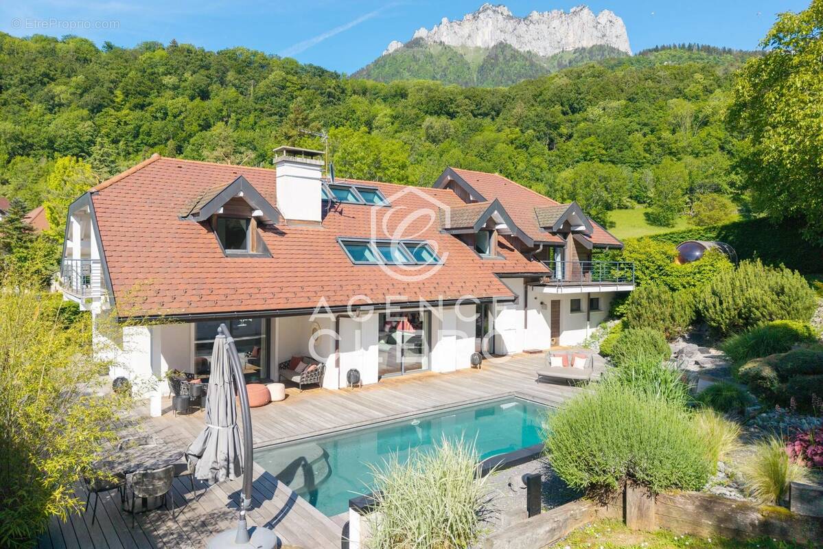 Maison à MENTHON-SAINT-BERNARD